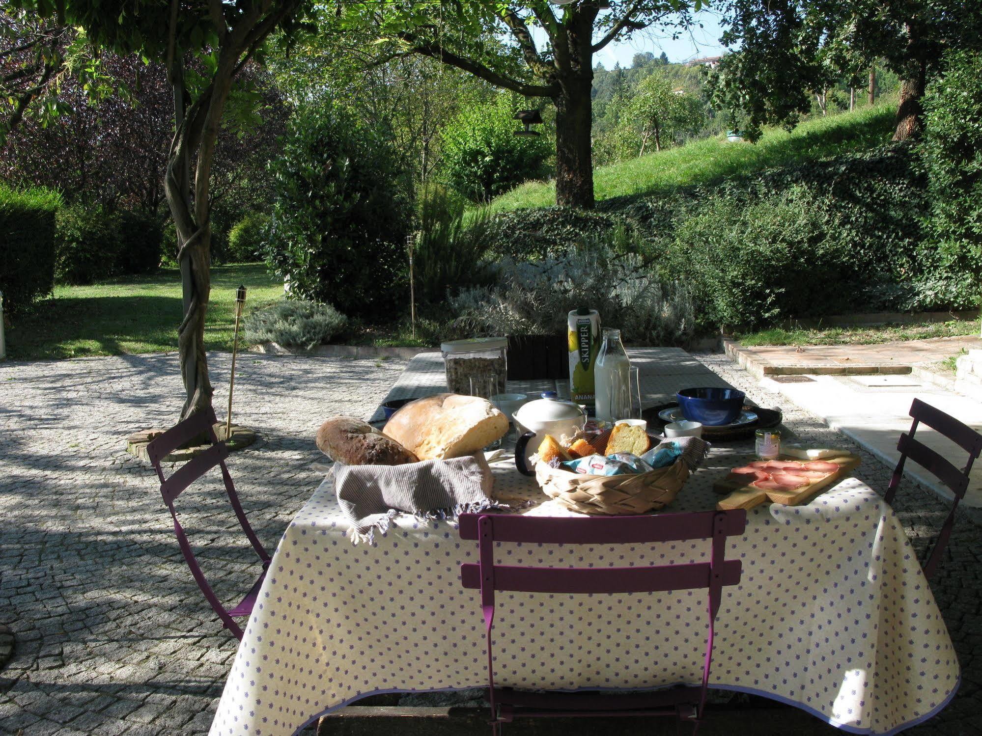 Sotto La Luna Bruna B&B Cocconato Екстериор снимка
