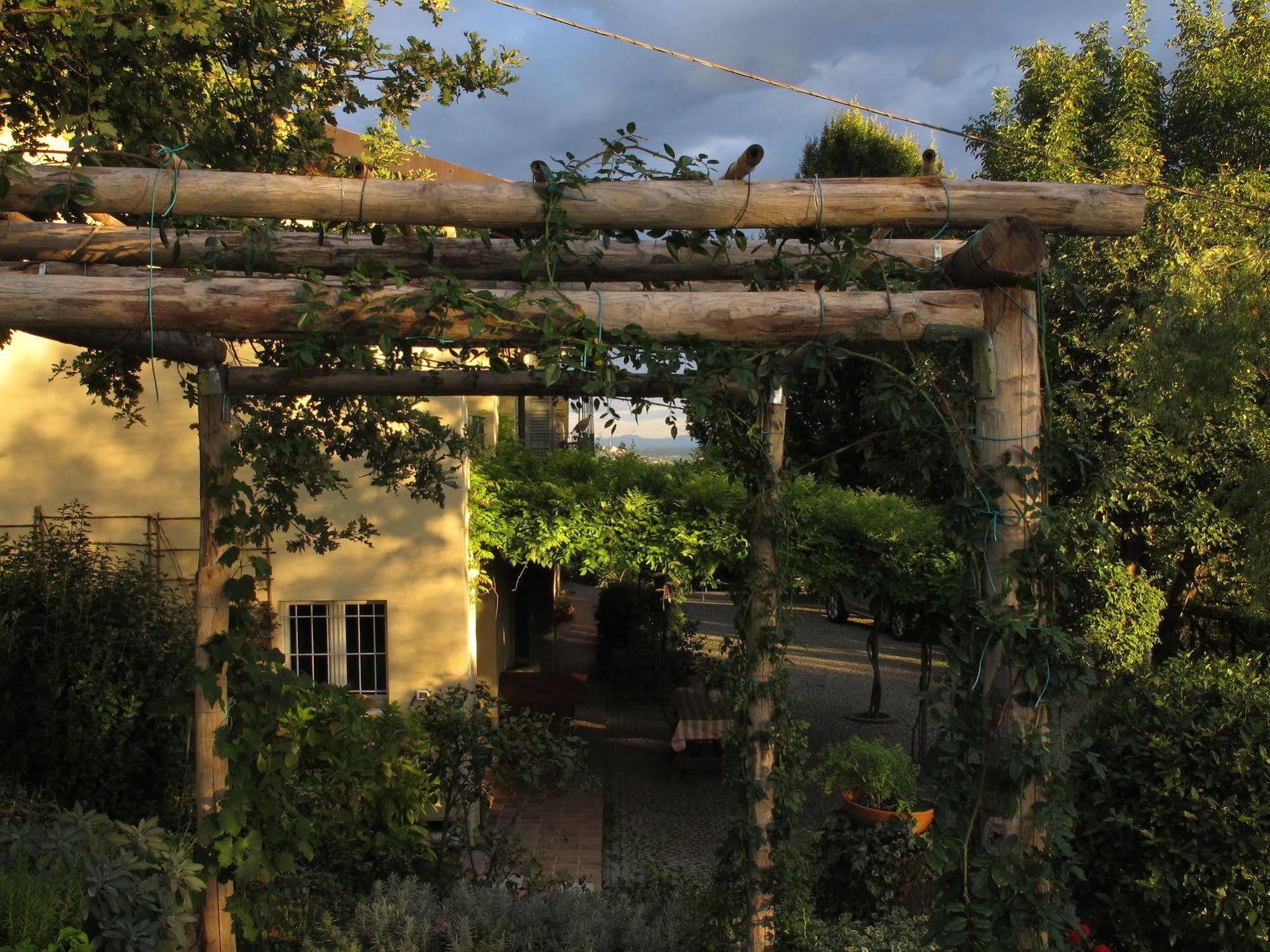 Sotto La Luna Bruna B&B Cocconato Екстериор снимка